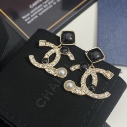 Next hit inevitable brand earrings 2023SS CHANEL Chanel